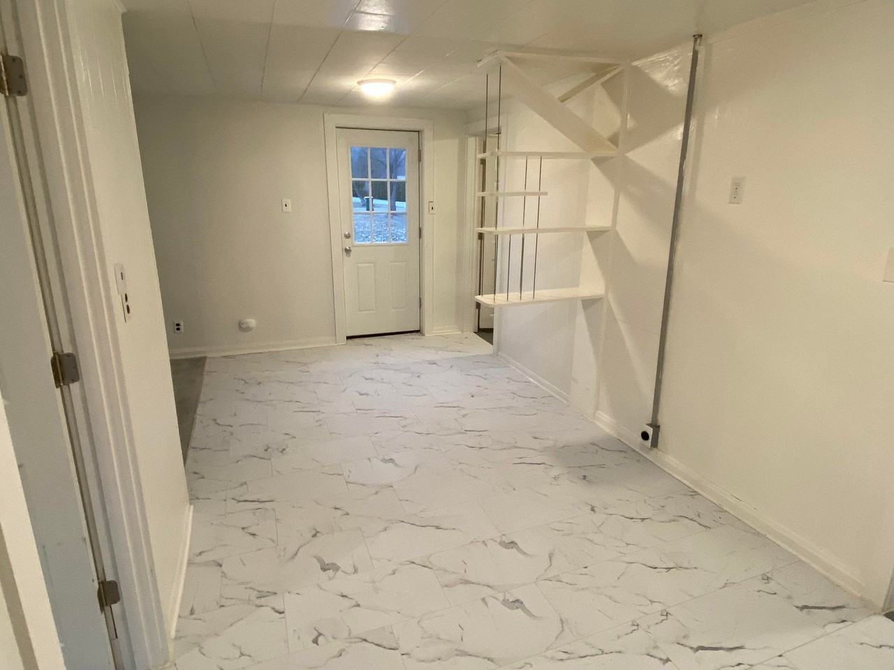 21240 Randall St - Photo 5 of 7