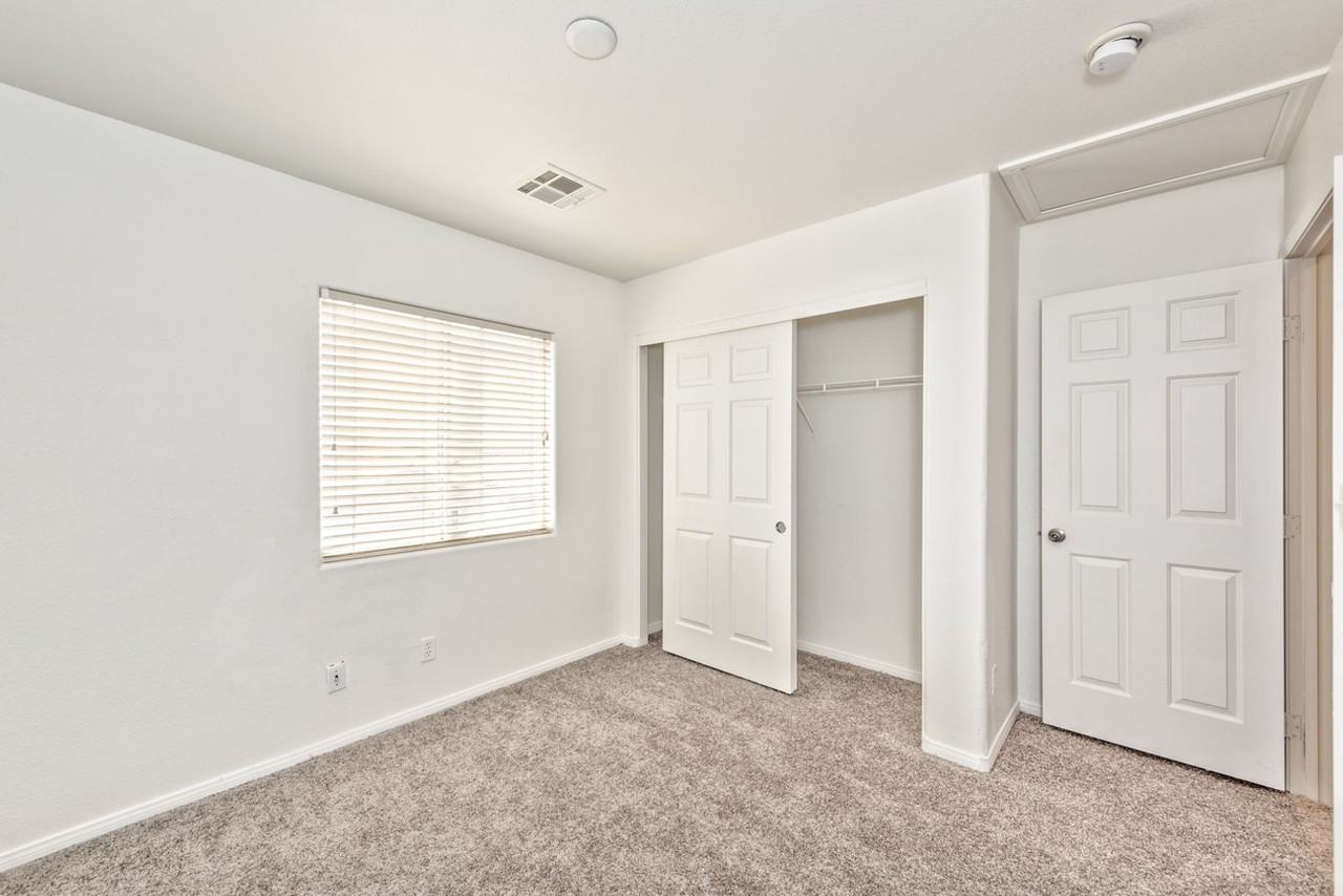 11187 African Sunset St - Photo 5 of 17