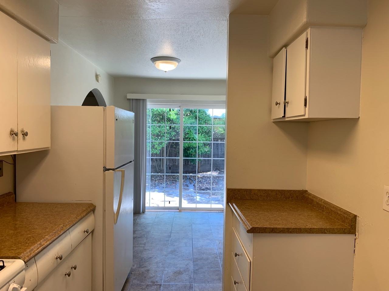 301 Arlen Dr - Photo 4 of 9