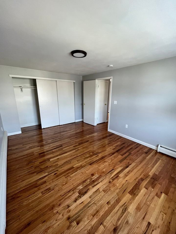 109 Adelaide St #C01 - Photo 3 of 5