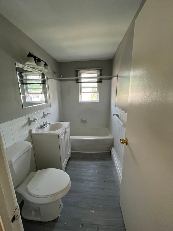 109 Adelaide St #C01 - Photo 5 of 5