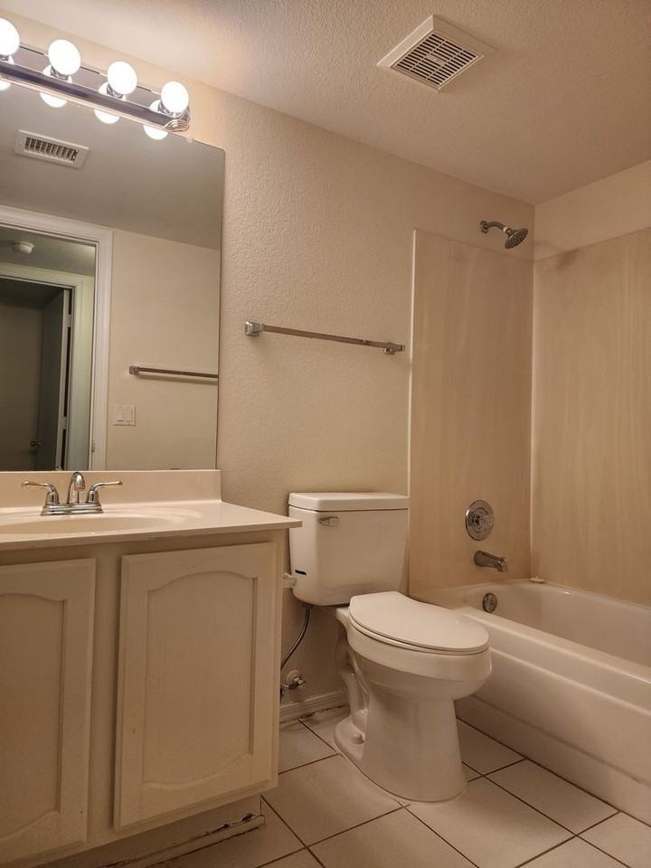 3002 E Amber Ridge Way - Photo 6 of 16