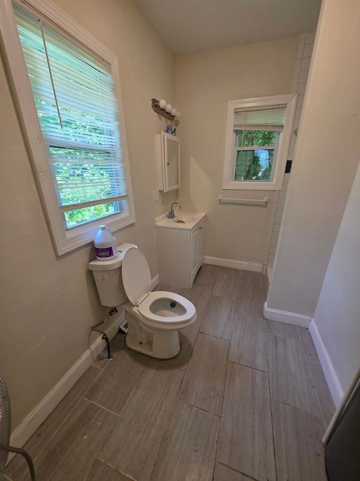 8 Main St - Photo 5 of 9