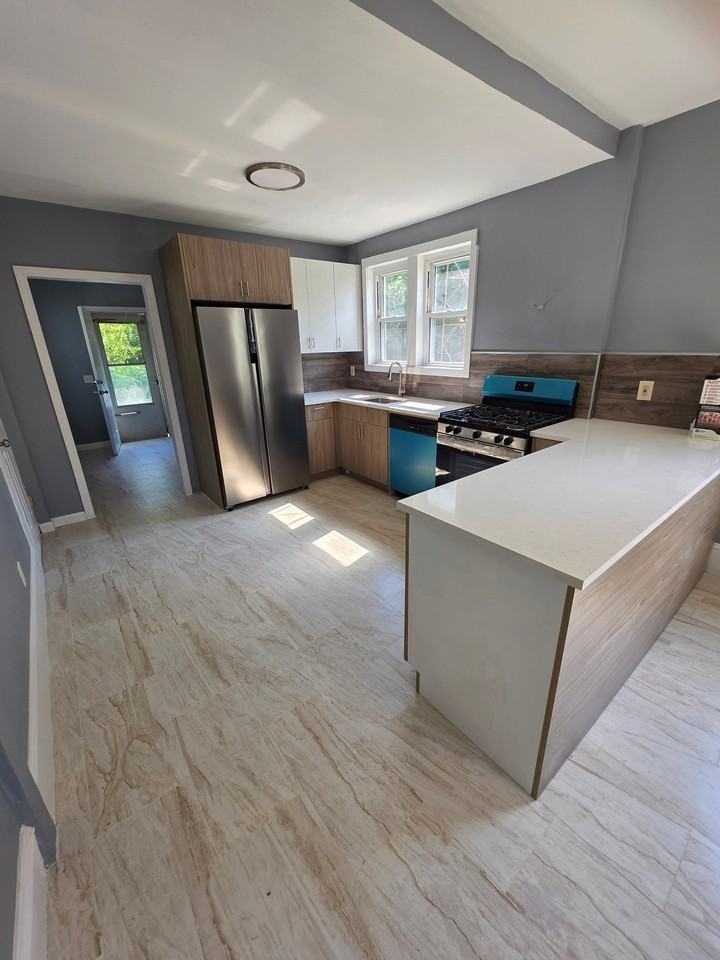 1603 Main St - Photo 2 of 8