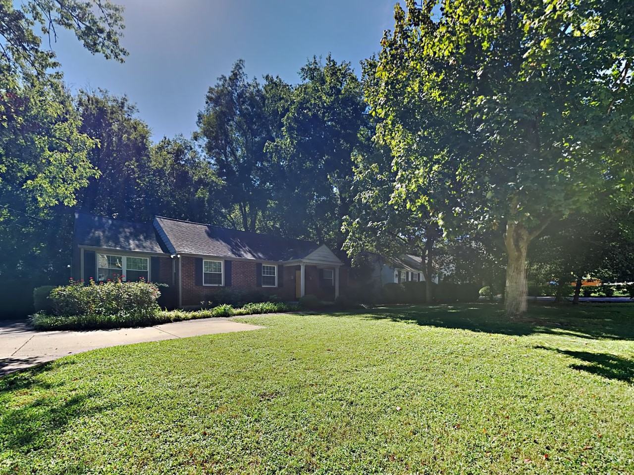 3818 Woodmont Ln - Photo 2 of 41