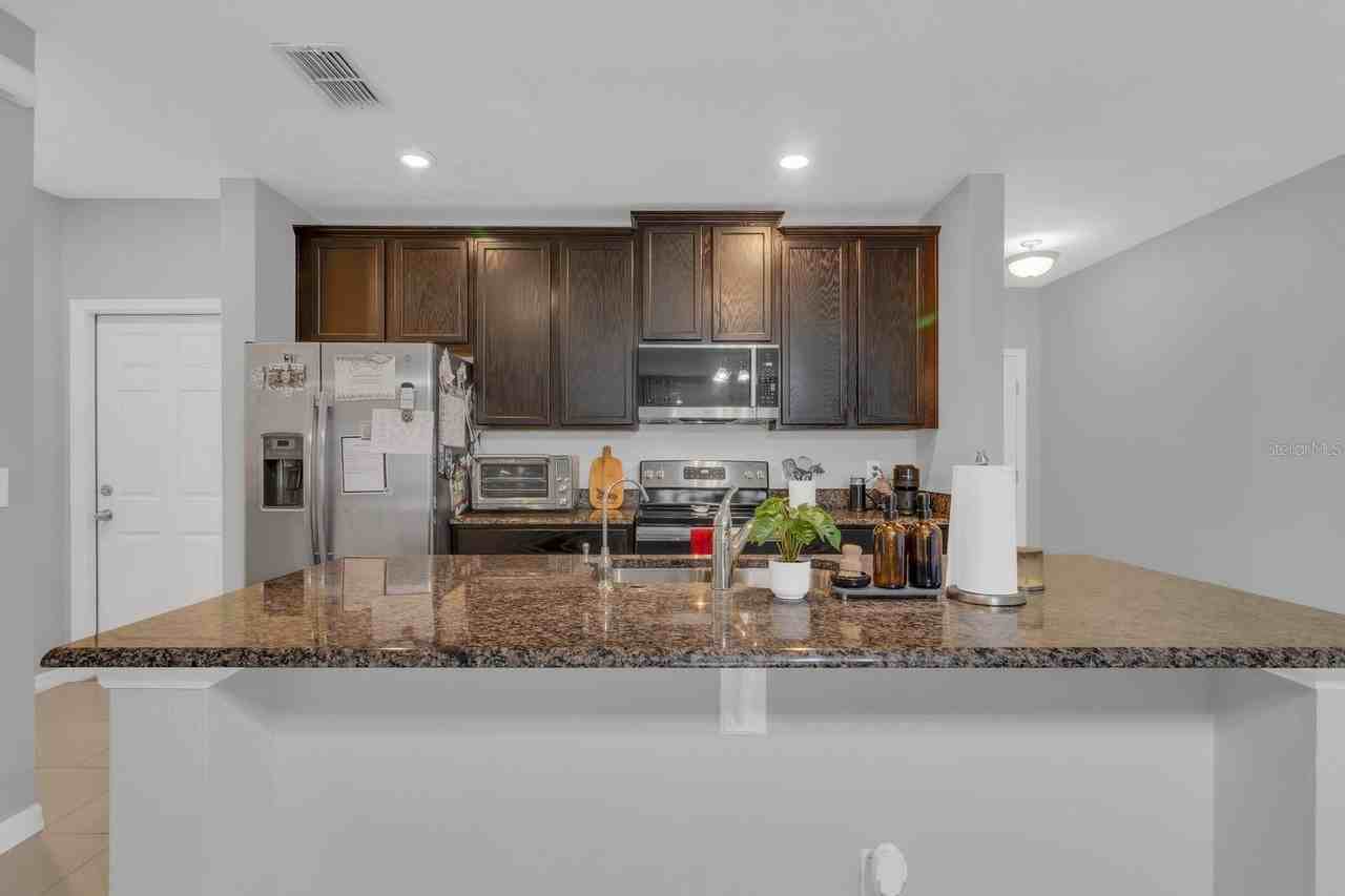1739 Kato Way - Photo 4 of 15