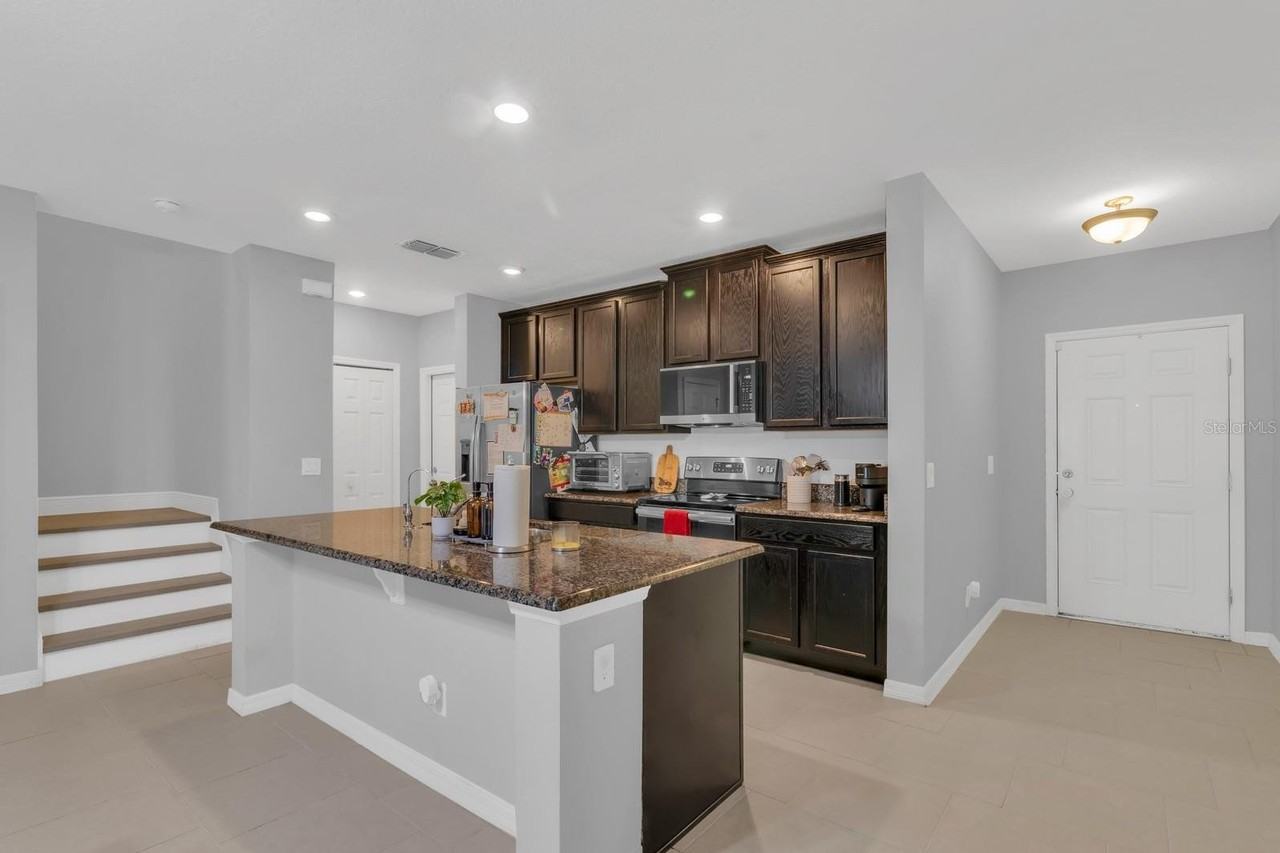 1739 Kato Way - Photo 5 of 15