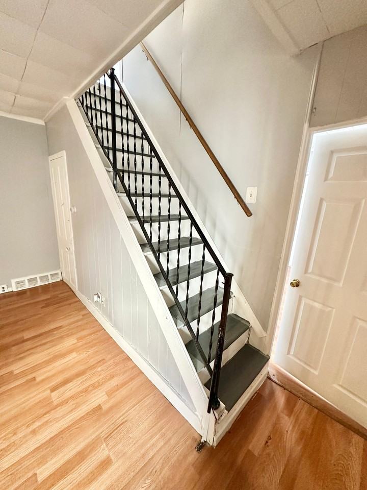 527 Sassafras St - Photo 6 of 13