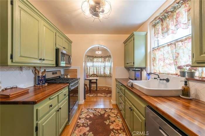 331 N Pine St - Photo 5 of 11