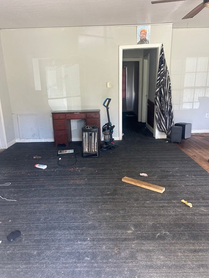 844 Combs St - Photo 2 of 17