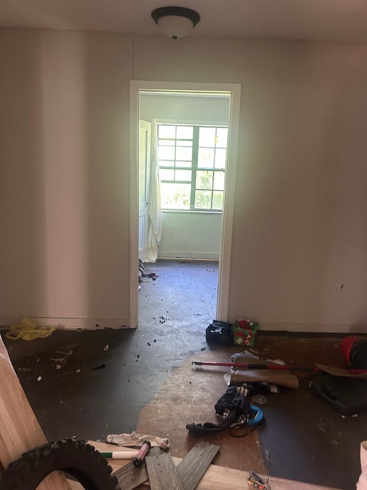 844 Combs St - Photo 6 of 17