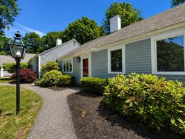 featured image of 9 Oakview Dr