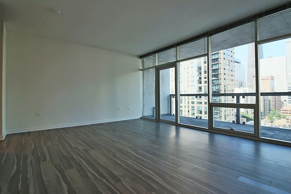 132 W Chicago Ave - Photo 2 of 17