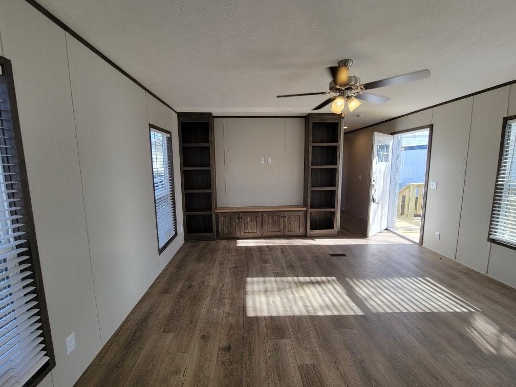 501 Hallmark Blvd #53 - Photo 6 of 11