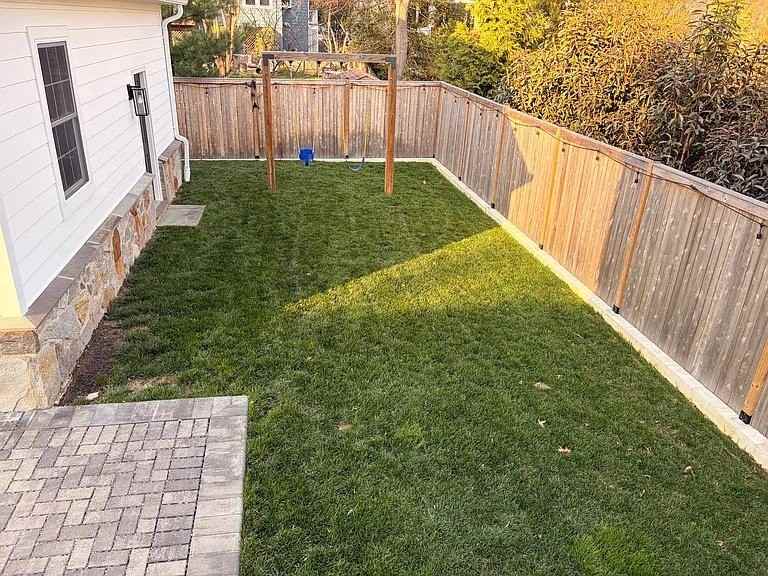 152 Quincy St - Photo 2 of 9