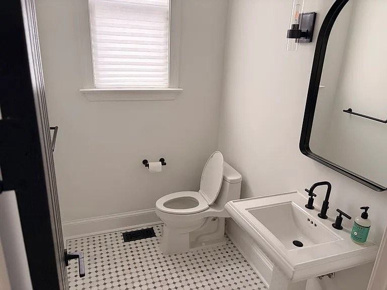 152 Quincy St - Photo 4 of 9