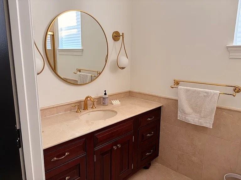 152 Quincy St - Photo 7 of 9