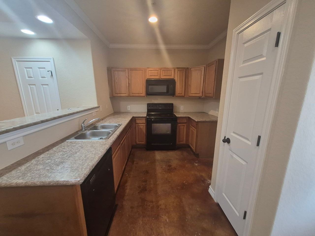 6308 Attucks Ln - Photo 6 of 22