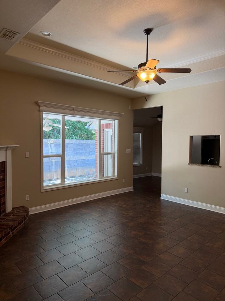 113 Falcon Way - Photo 4 of 14