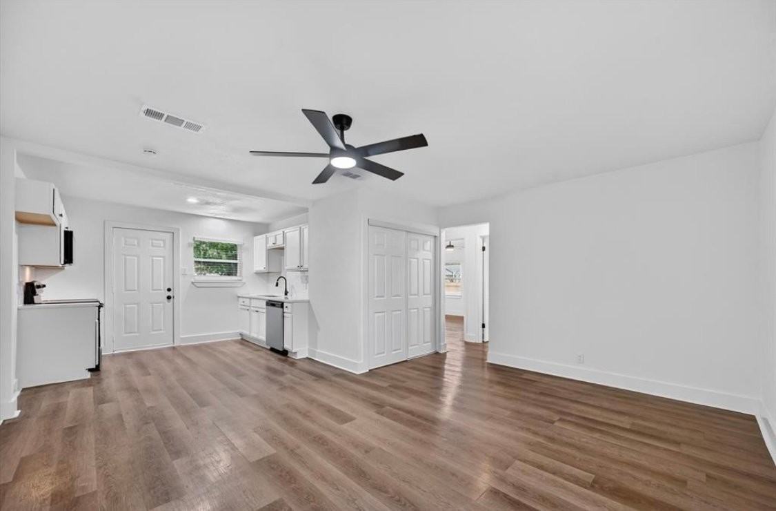 10402 Joaquin Dr #10402 - Photo 4 of 11