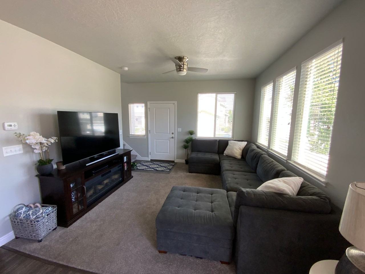 5549 W Dornton Ct - Photo 4 of 37