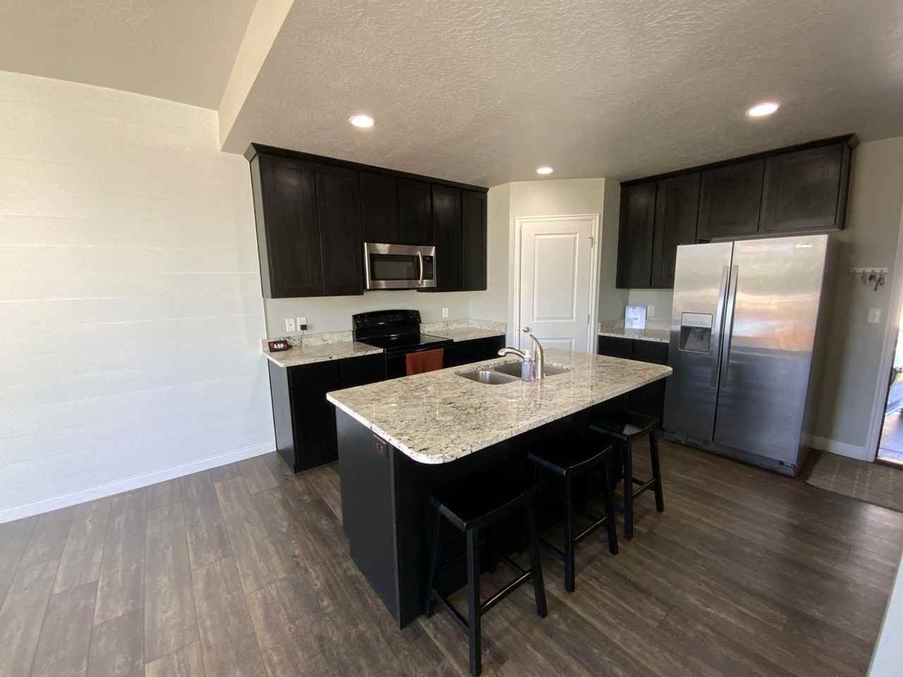 5549 W Dornton Ct - Photo 5 of 37