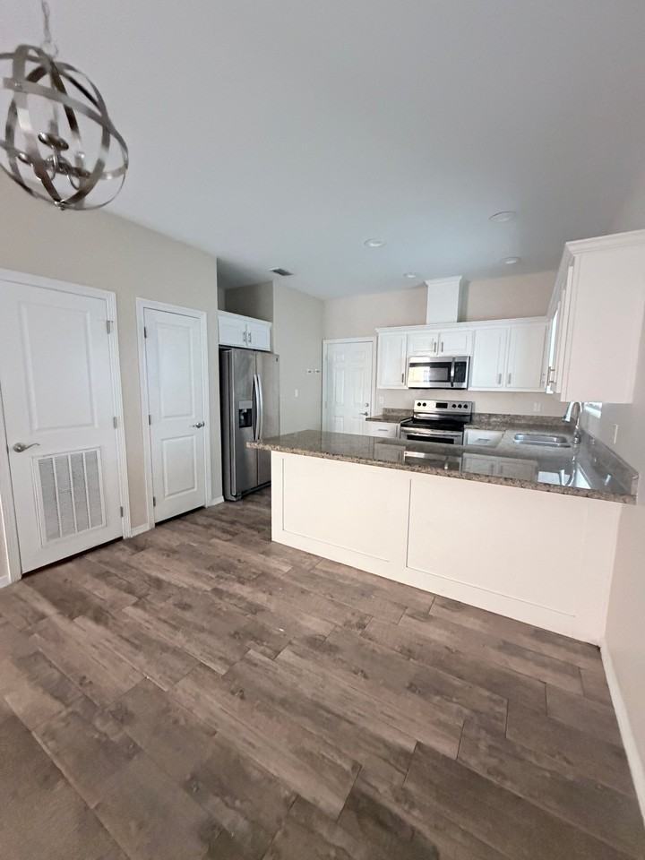 1805 W Harrison St #1 - Photo 3 of 19