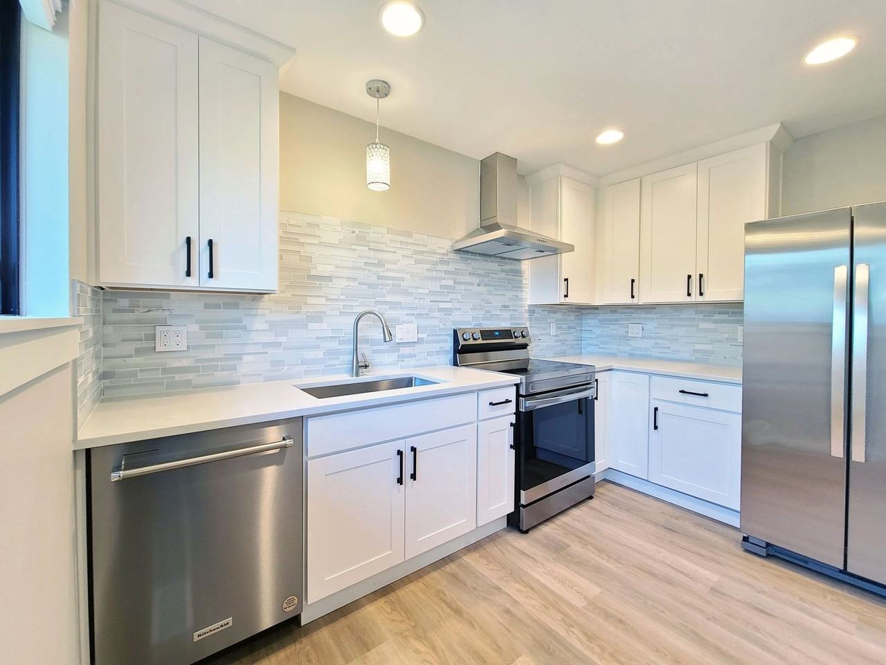 2031 Se Ivon St #A - Photo 2 of 10