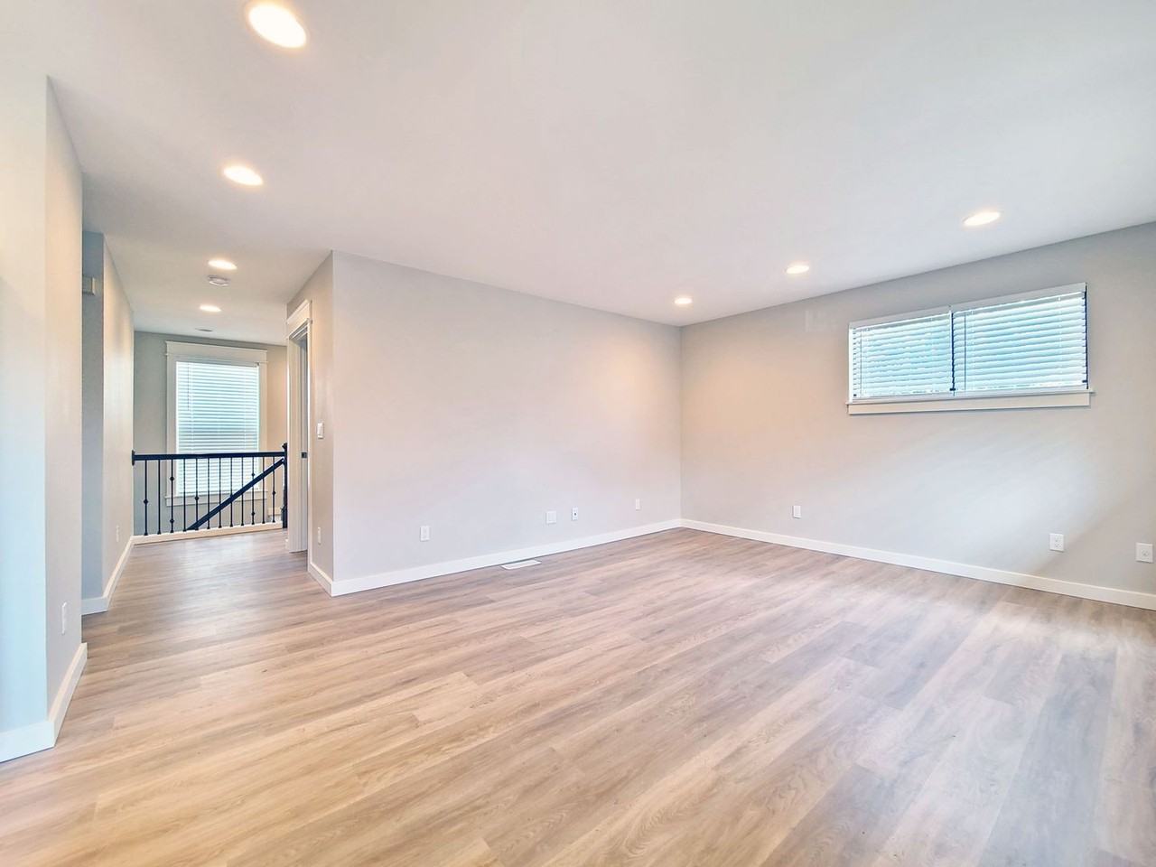 2031 Se Ivon St #A - Photo 3 of 10