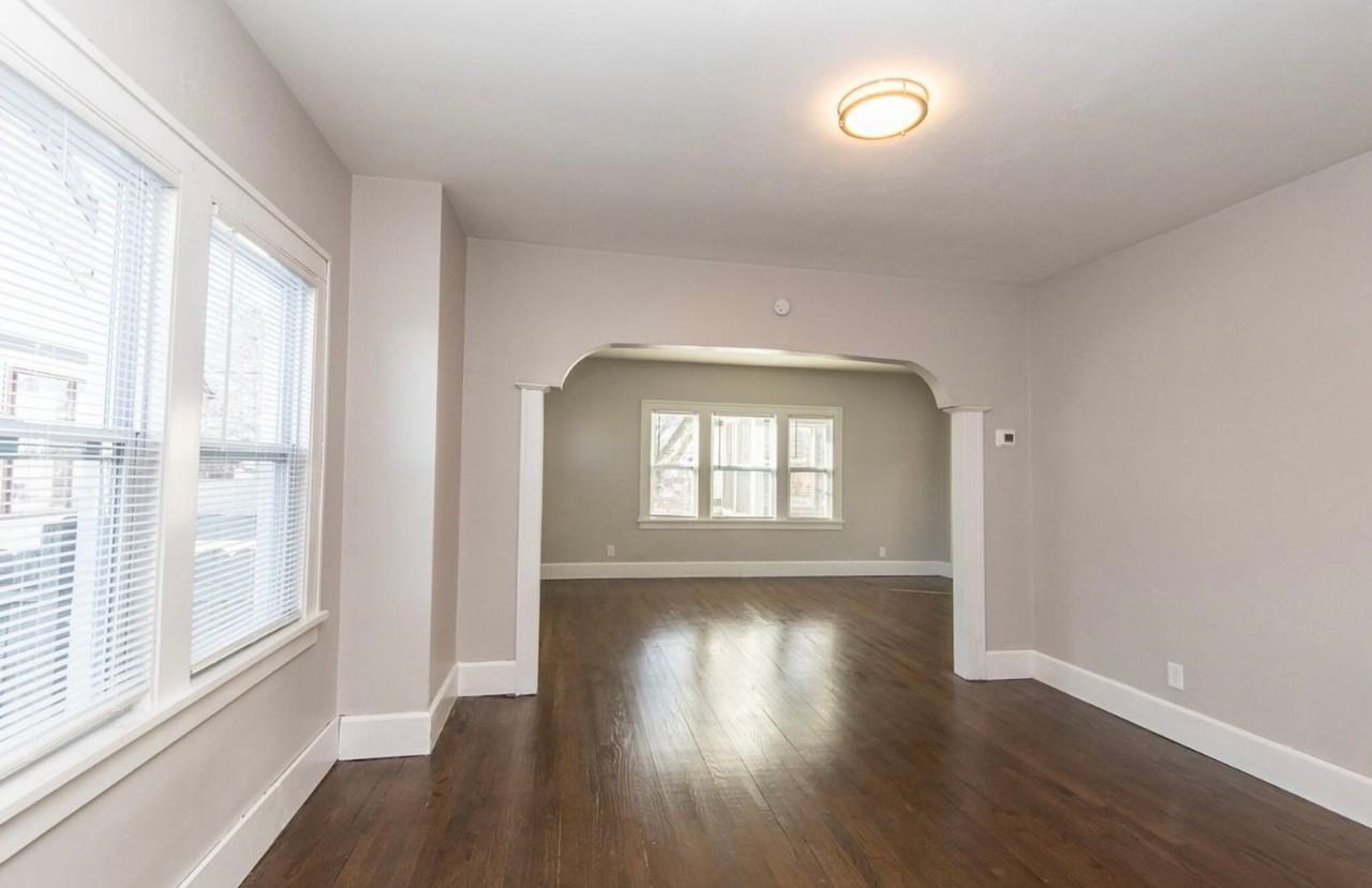 1022 Goold St - Photo 4 of 14