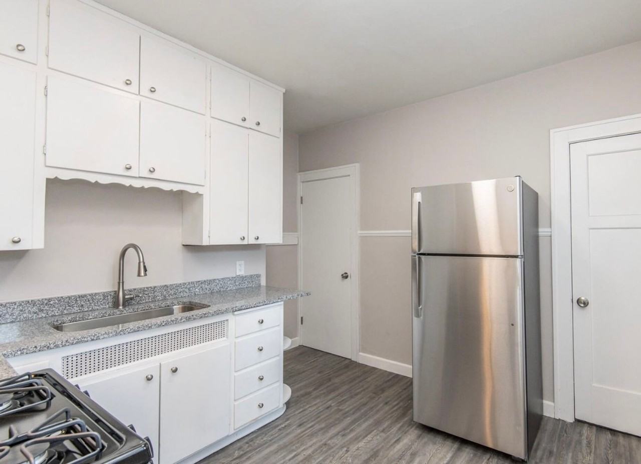 1022 Goold St - Photo 6 of 14