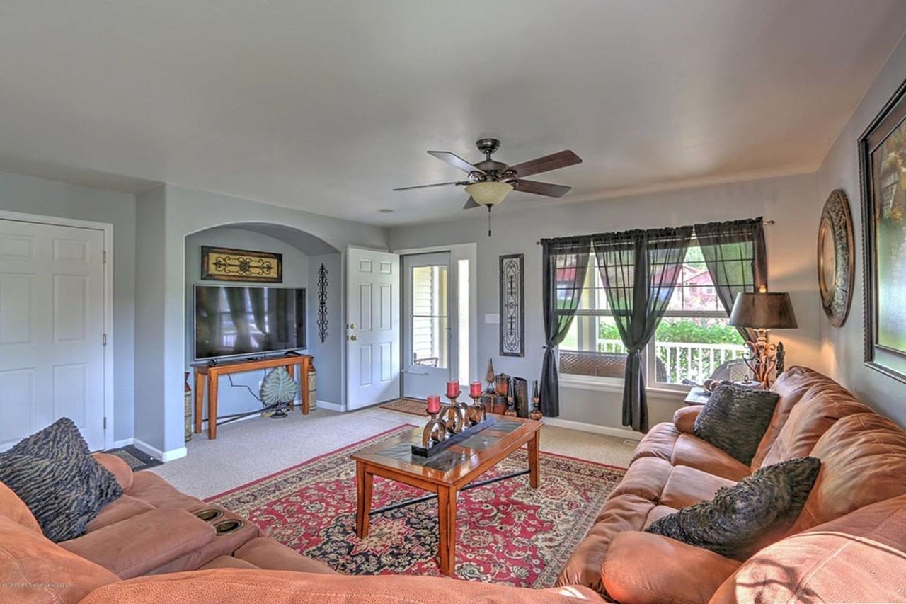 621 Lariat Loop - Photo 4 of 21