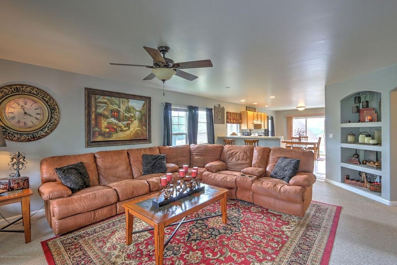 621 Lariat Loop - Photo 5 of 21