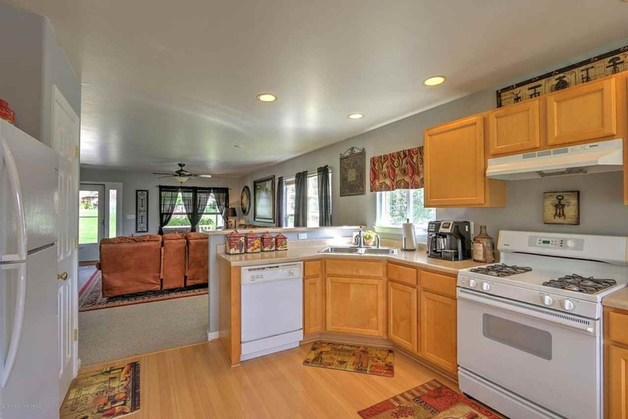 621 Lariat Loop - Photo 6 of 21