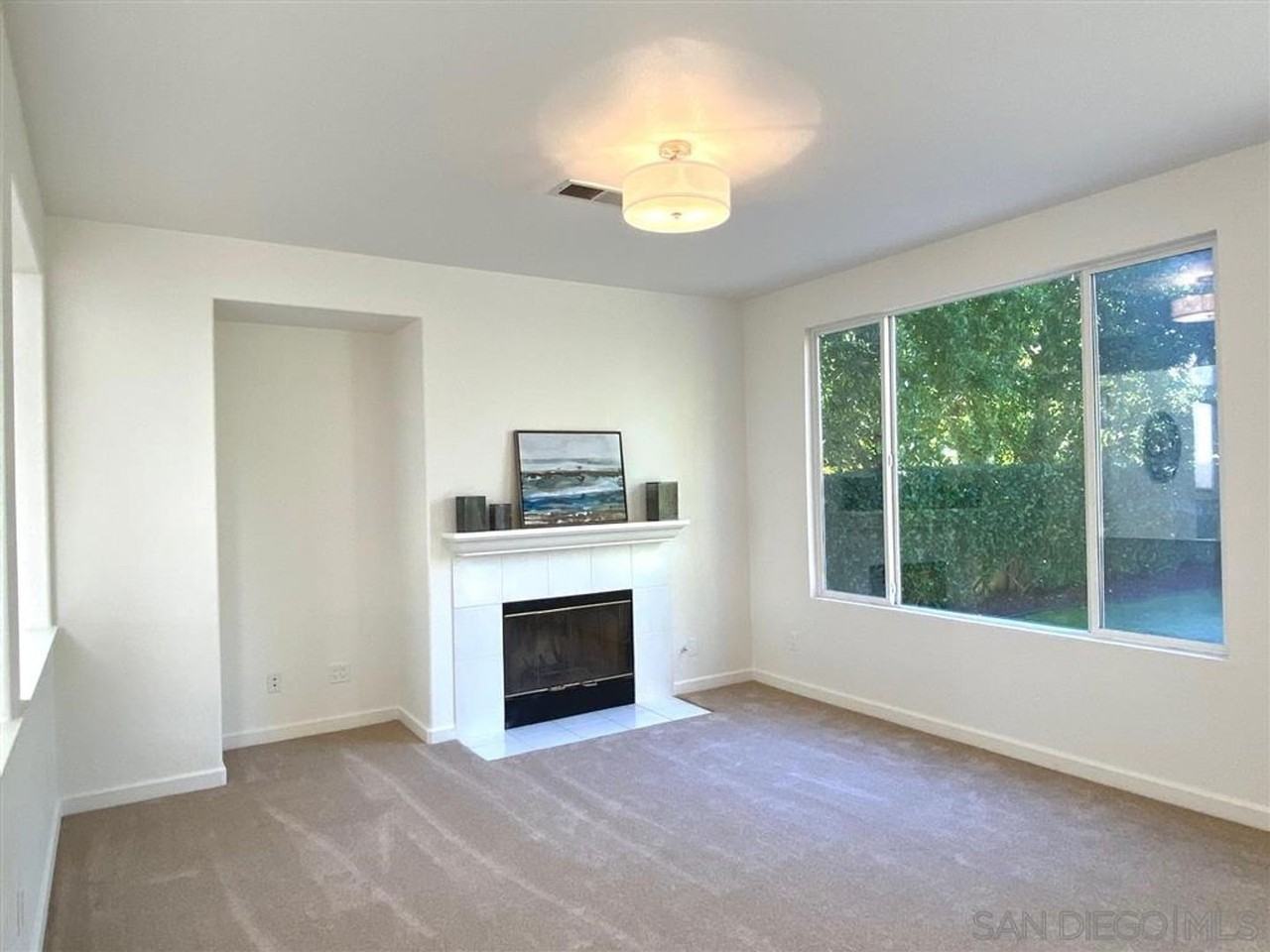 13260 Hollyfield Ct - Photo 3 of 19