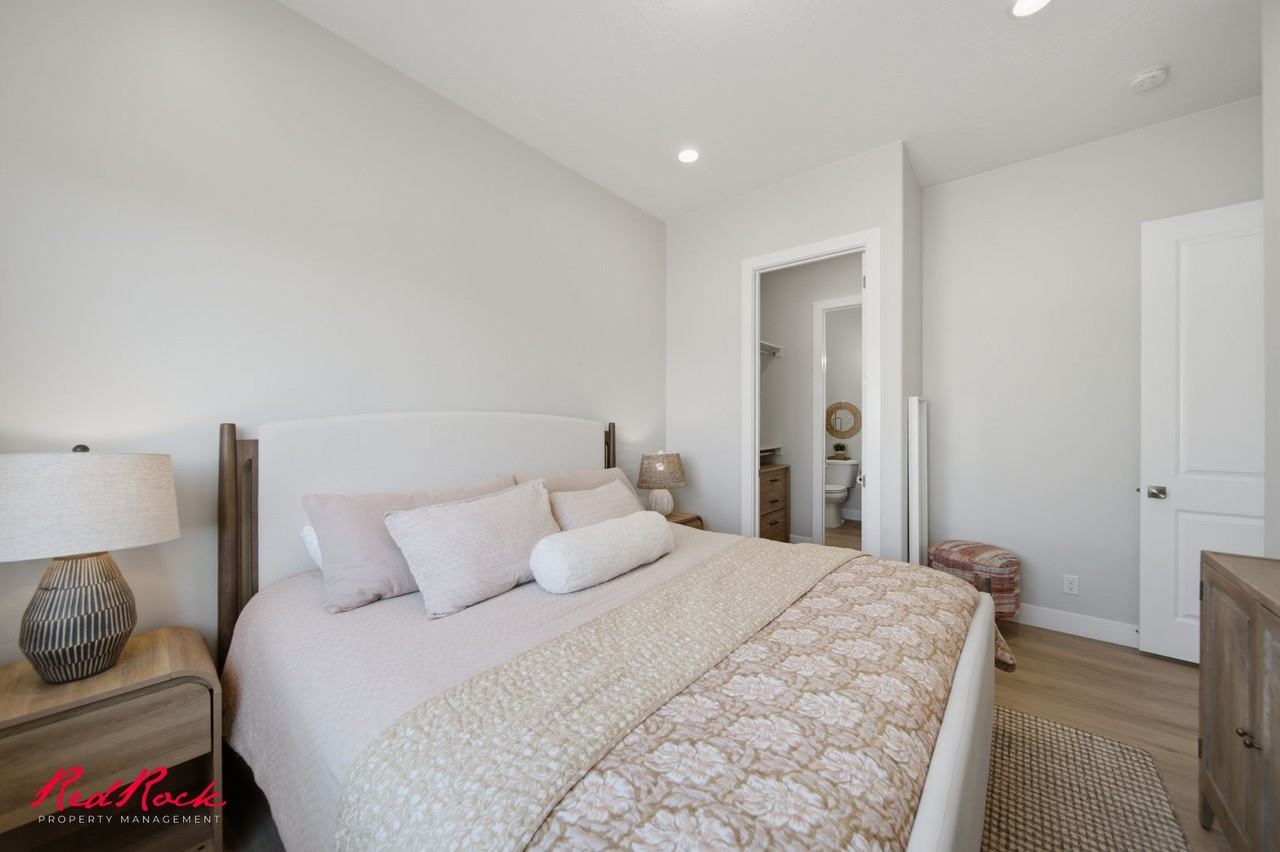 56 N Tabletop St - Photo 4 of 50