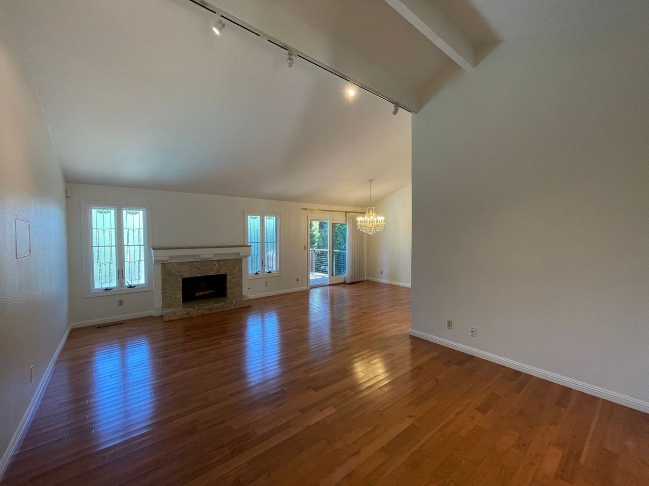 10434 Alicia Ct - Photo 3 of 25