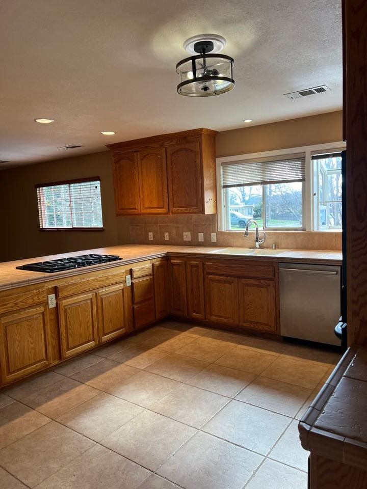 1620 Park Ave - Photo 5 of 32