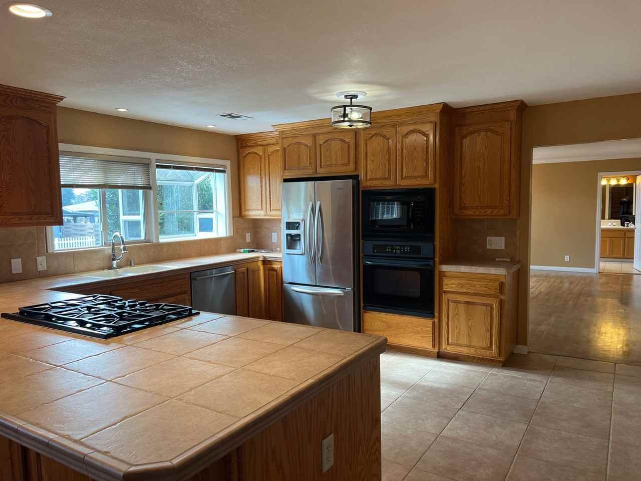 1620 Park Ave - Photo 6 of 32