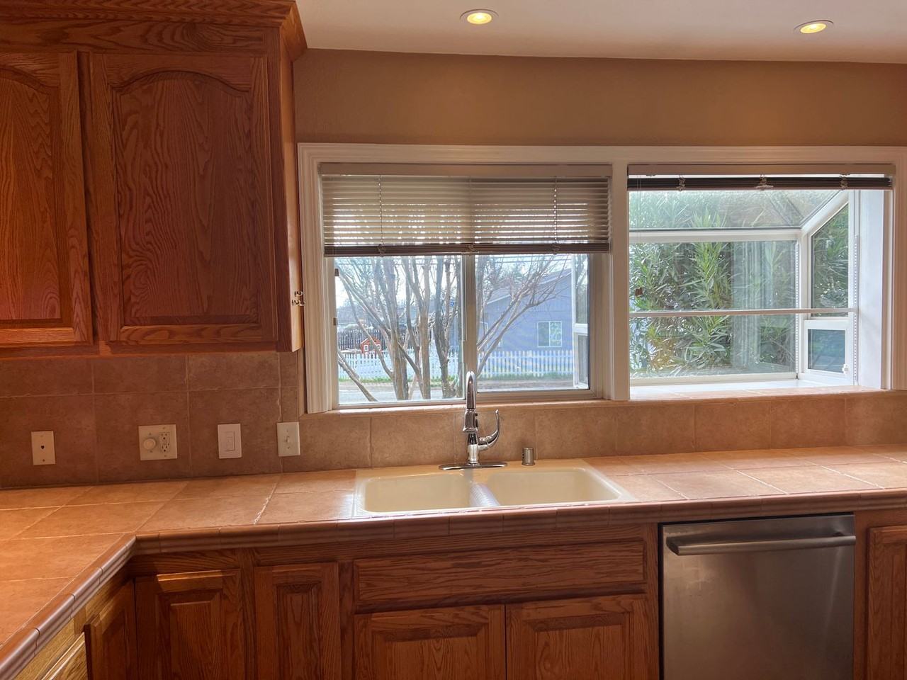 1620 Park Ave - Photo 7 of 32