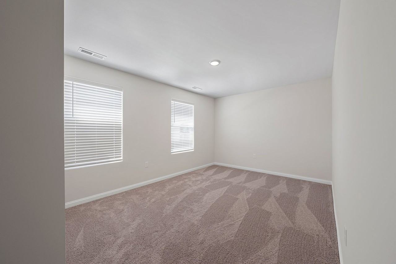 3142 White Ash St - Photo 4 of 9