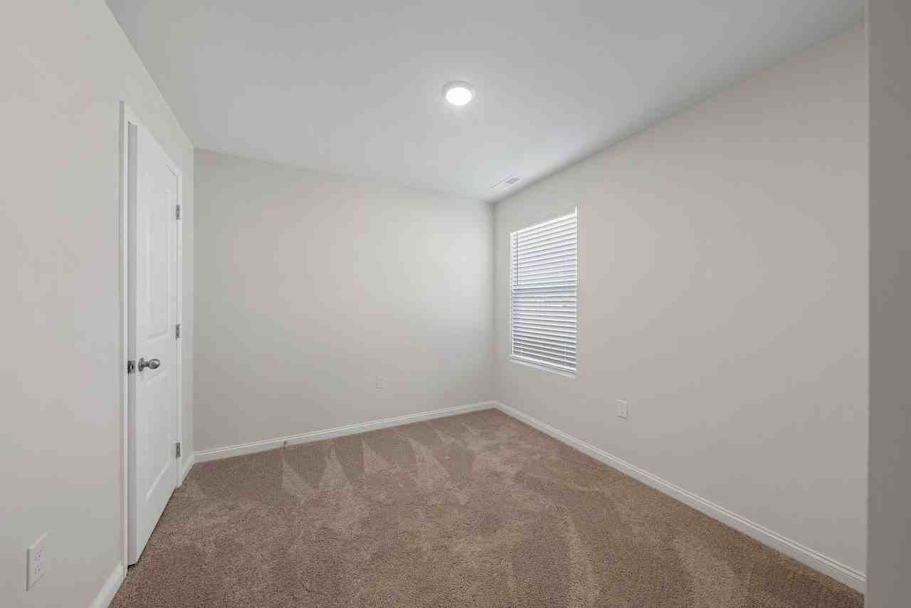 3142 White Ash St - Photo 7 of 9