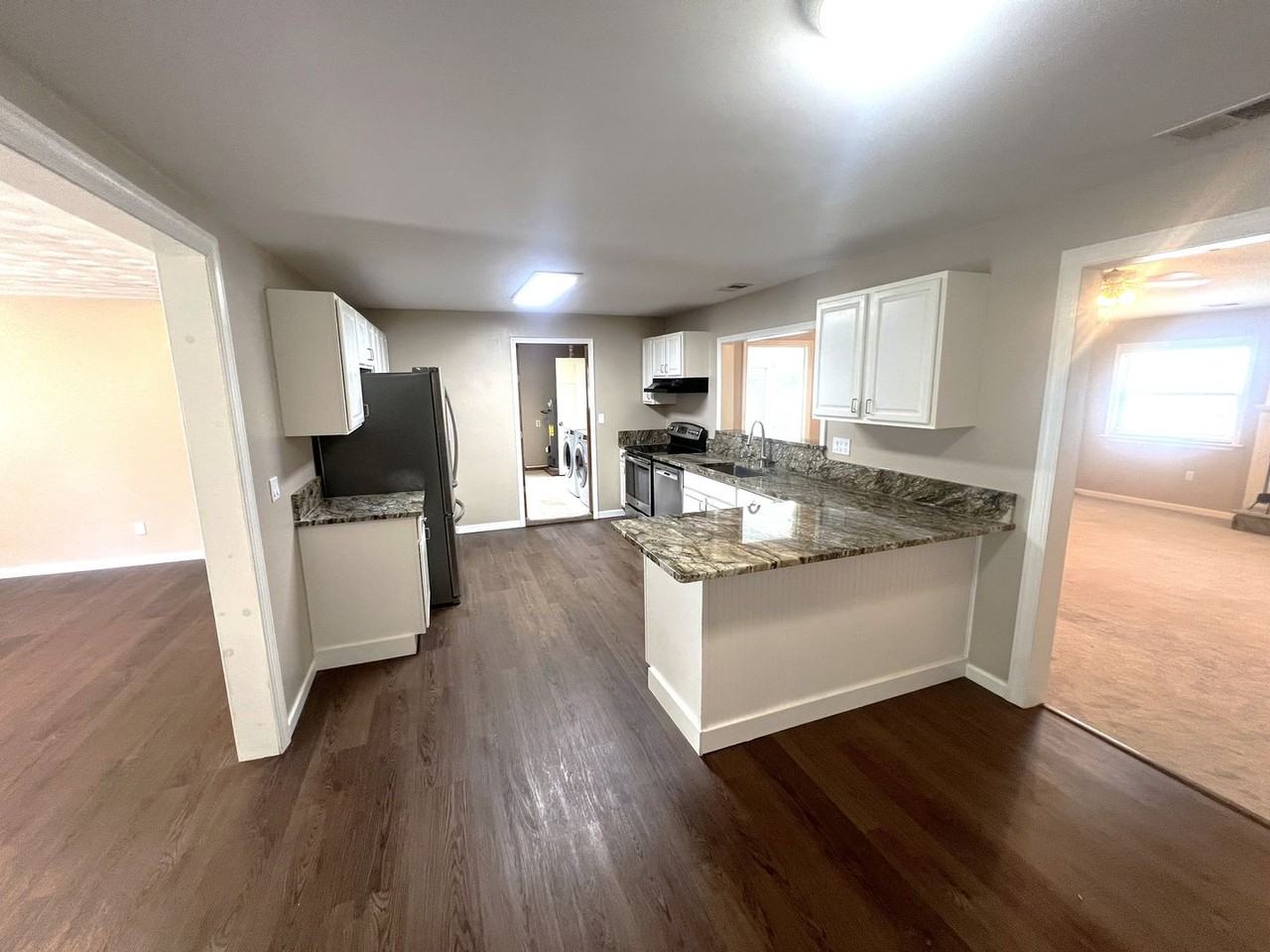 421 Brian Ave - Photo 3 of 25