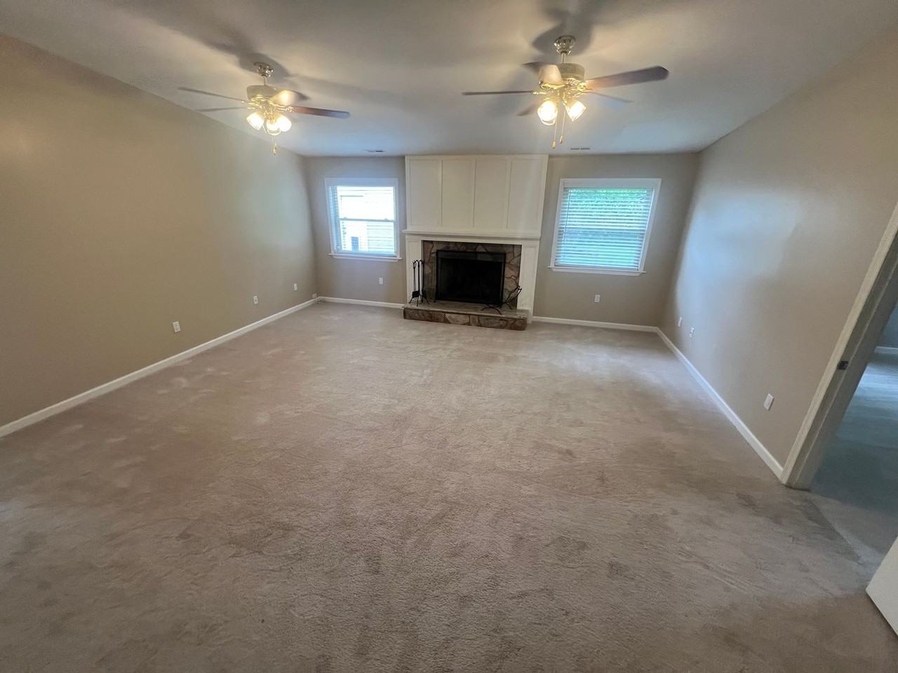 421 Brian Ave - Photo 4 of 25