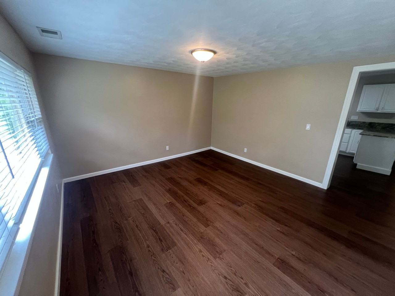 421 Brian Ave - Photo 6 of 25