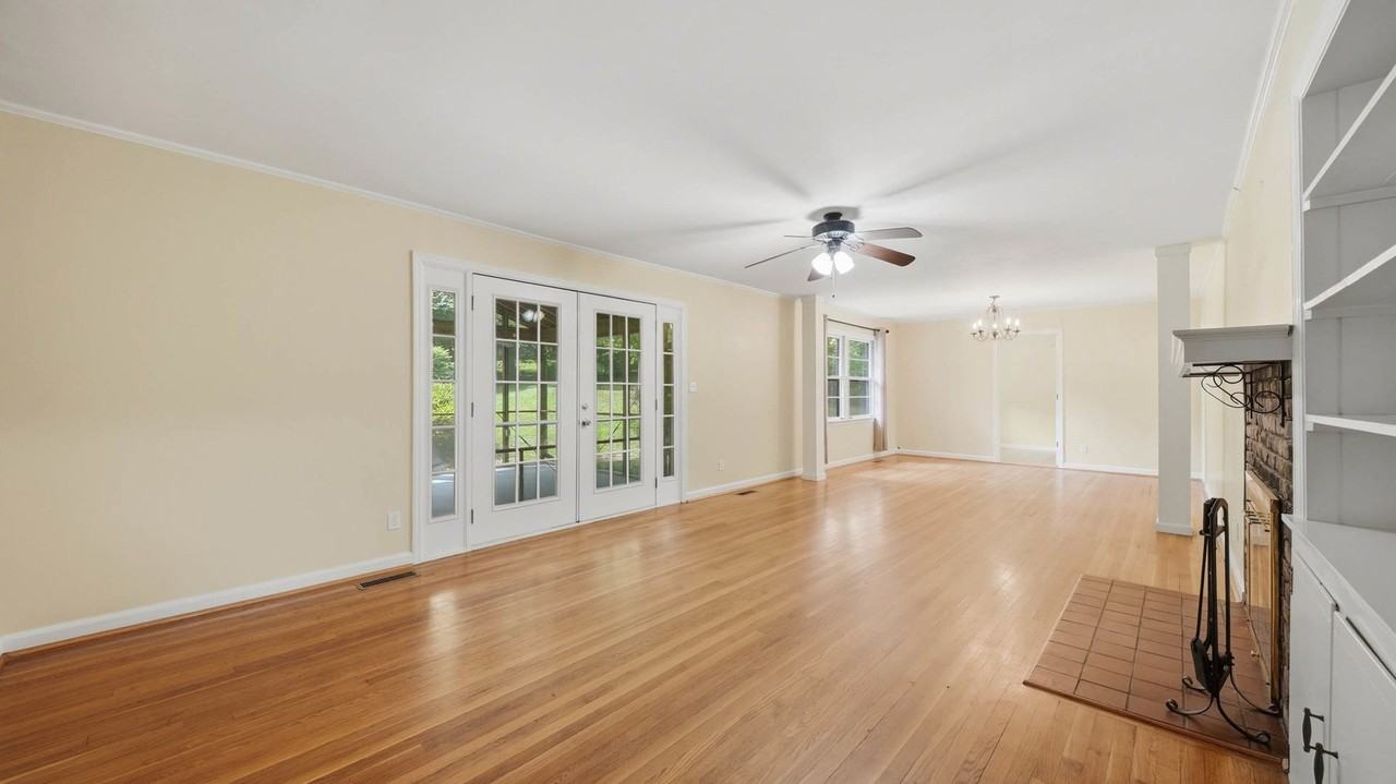312 Arrow Dr - Photo 4 of 16