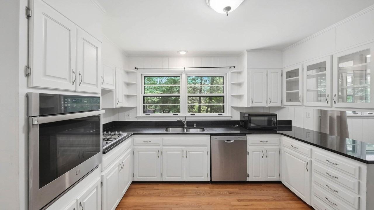 312 Arrow Dr - Photo 6 of 16