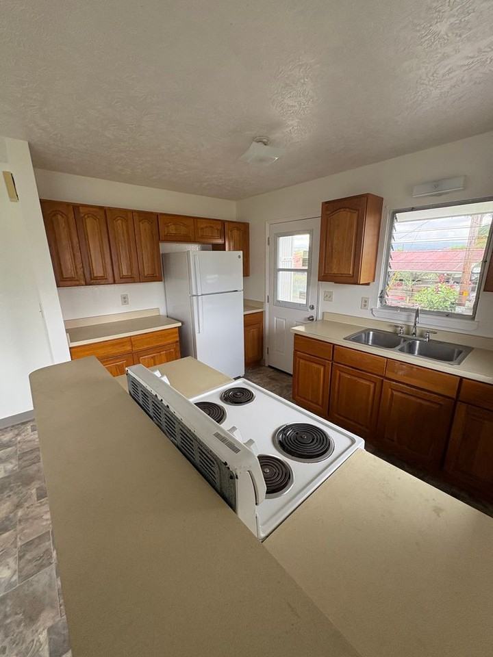 105 Kekela St - Photo 4 of 14