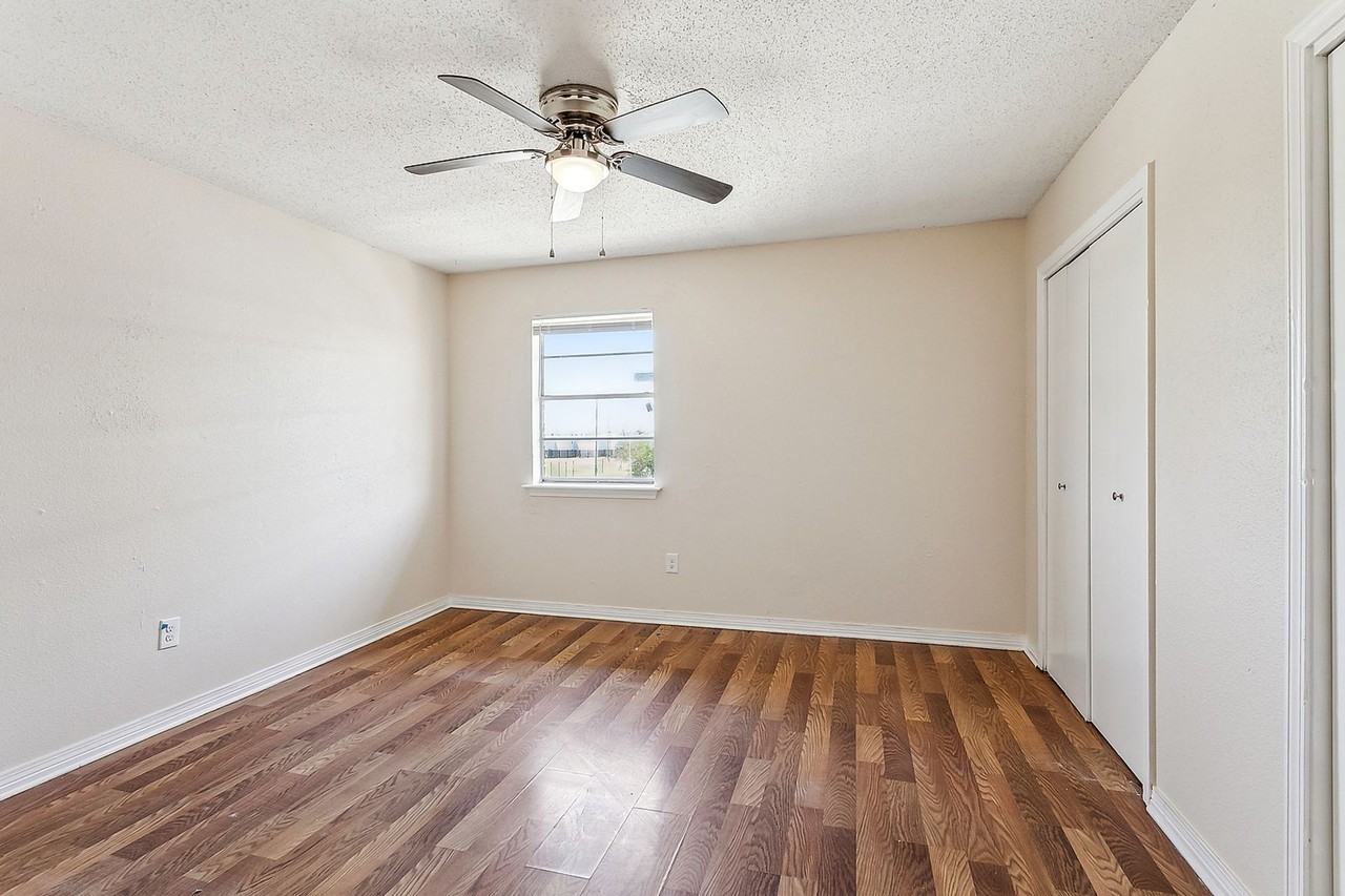 1053 Tallow Tree Ln #10 - Photo 7 of 16
