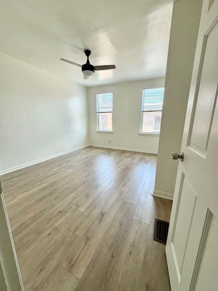 2030 Waterloo St - Photo 5 of 10